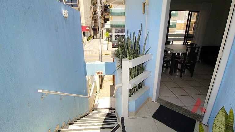 1018 Apartamento na quadra do mar um dormitório