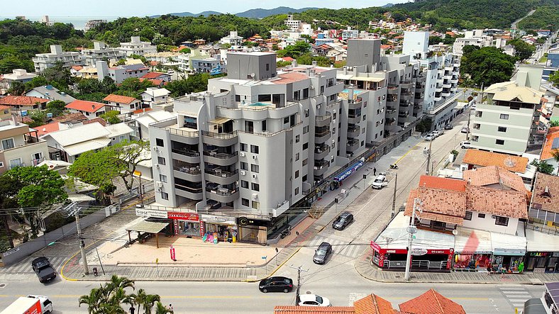 1027 - Cobertura para locação em Bombinhas com piscina - Res