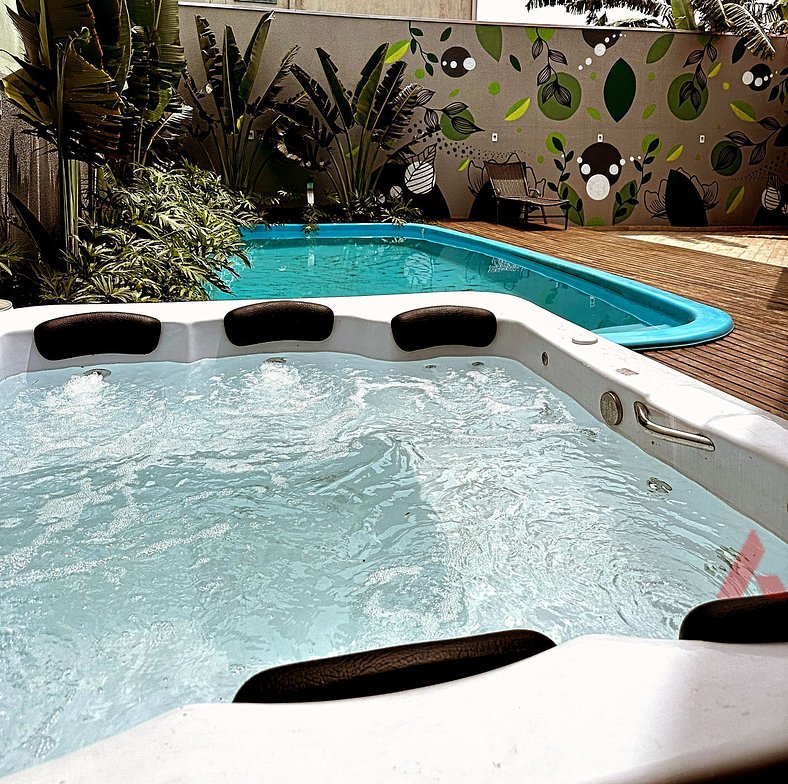 1037 Casa com Piscina e Hidromassagem