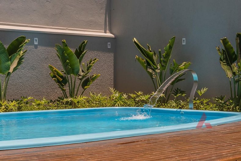 1037 Casa com Piscina e Hidromassagem