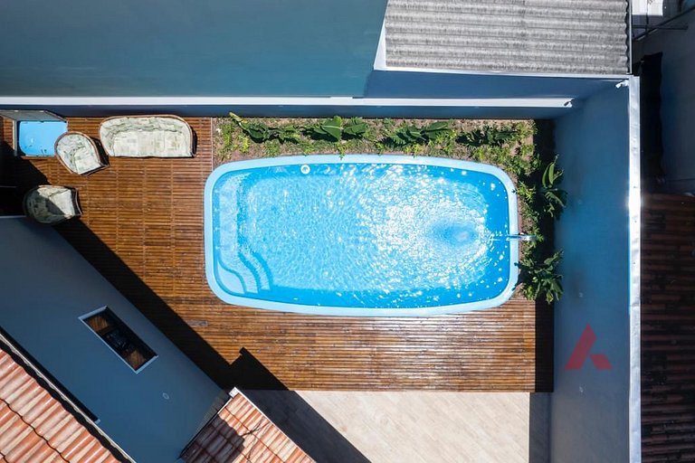 1037 Casa com Piscina e Hidromassagem