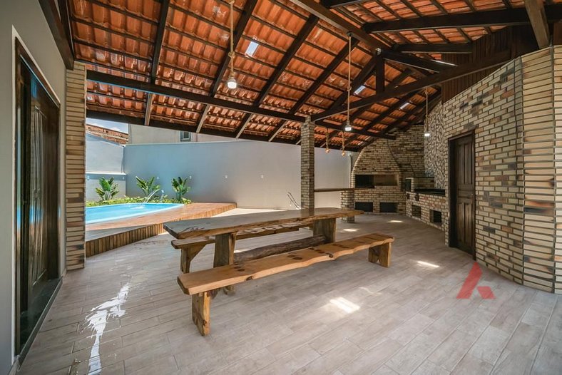 1037 Casa com Piscina e Hidromassagem