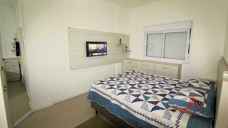 1067 - Apartamento para locação em Bombinhas com 03 suítes