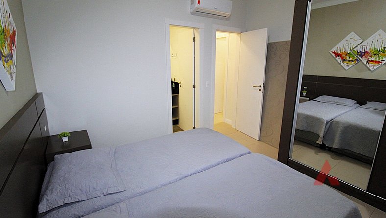1073 - Apartamento para locação no centro de Bombinhas