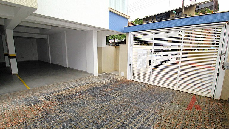 1074 - Apartamento para locação no centro de Bombinhas